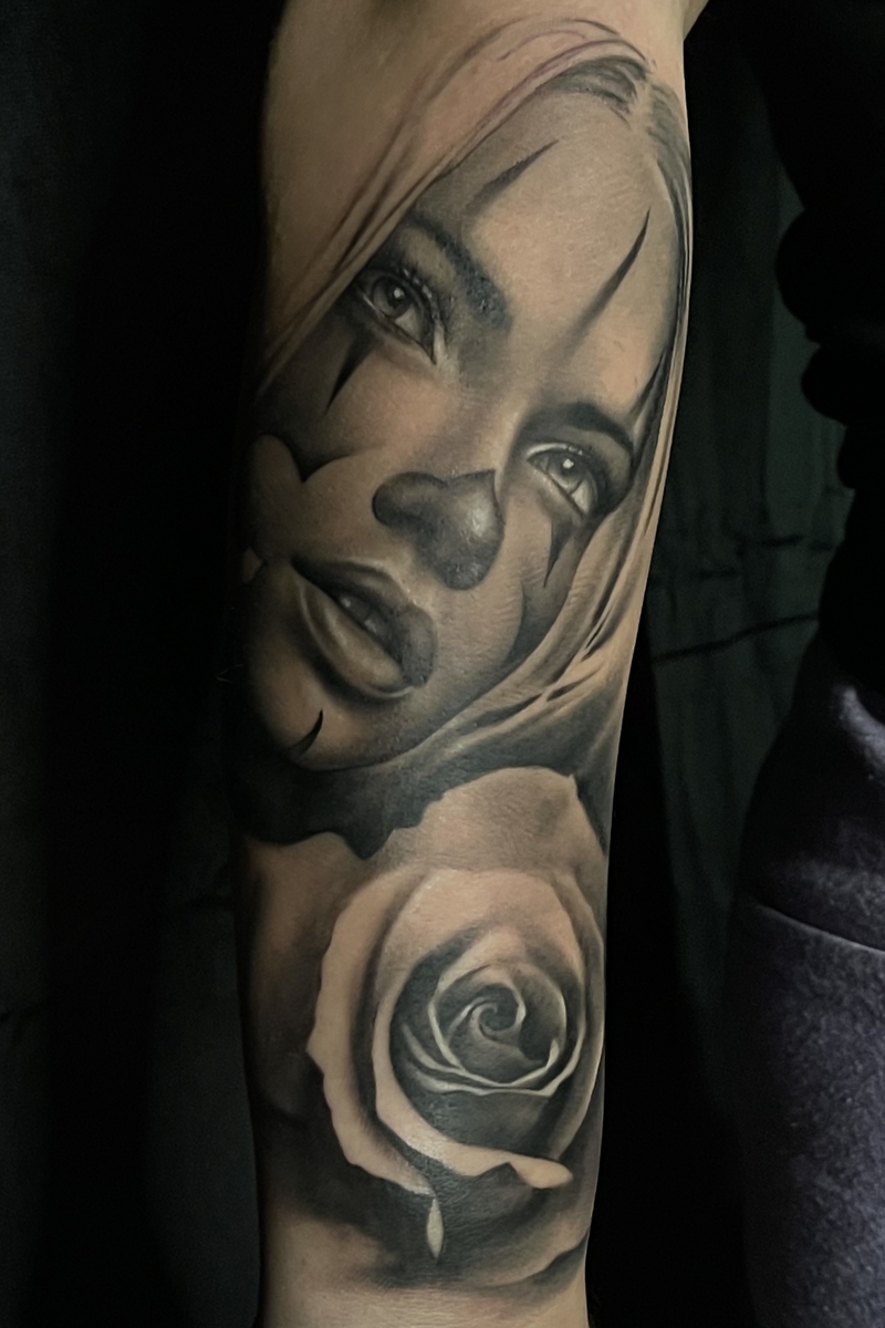 lady and rose Image